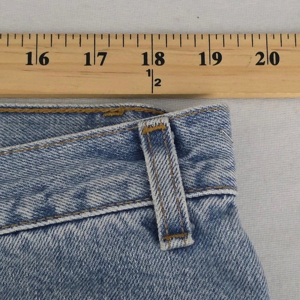 Vintage Levis 505 Regular Fit Straight Leg Jeans Light Wash Made‎ in USA 38x30